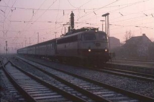 Hameln Einfahrt Lok 112 485 Eilzug Bnb-Wagen