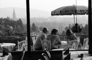 Freiburg: Restaurantterrasse mit Blick aufs Münster, Bad Hotel Jägerhäusle