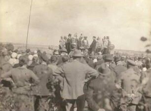 Jessen nordöstlich von Meißen. Erntefestspiel 1932. Rudolf von Habsburg spricht Recht über die Raubritter vor allem Volk