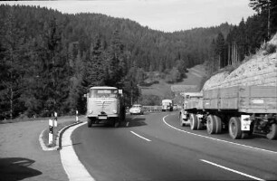 Triberg-Sommerau: B 33, im Vordertal, Kurve oberhalb des Tunnels (Bahn) bei Triberg-Sommerau