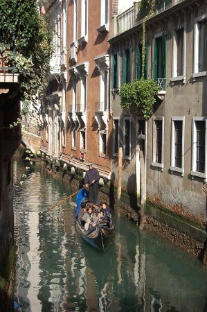 Gondelfahrt mit chinesischen Touristen