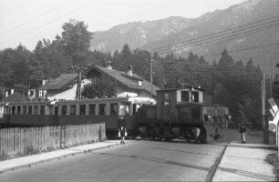 Obergrainau: Zugspitzbahn überquert Straße