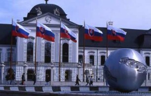 Bratislava - Präsidentenpalast : Der Präsidentenpalast. Aufgenommen im Zentrum der slowakischen Hauptstadt Bratislava 2001