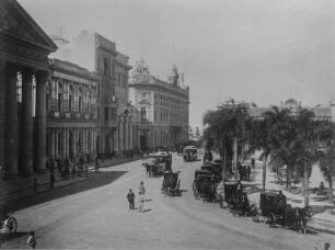 Platz : Blick über einen Platz in Buenos Aires