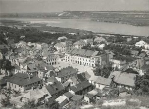 Kazimierz Dolny. Blick vom Steilufer auf die Altstadt und die Wisla