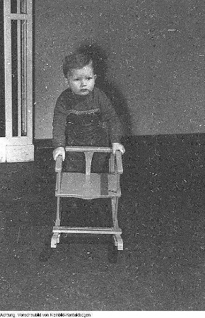 Dresden, Weißer Hirsch. Kinderkrippen Meuslitzer Straße und Collenbuschstraße, Oktober 1952