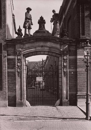 Zutphen, Bornhof : Zutphen (Niederlande). Bornhof, Eingangstor