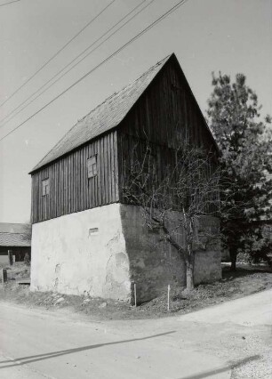 Neustadt-Polenz in Sachsen, Dreiseithof : Neustadt-Polenz in Sachsen. Dreiseithof (1. Hälfte 19. Jahrhundert), Polenzstraße 21. Scheune, Straßenansicht