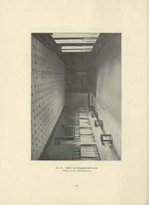Abb. 95. Cines am Nollendorfplatz. Vorhalle mit Kleiderablage