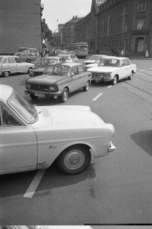 Verkehrsstau in der Karlsruher Innenstadt im Zusammenhang mit der Fußballweltmeisterschaft 1974