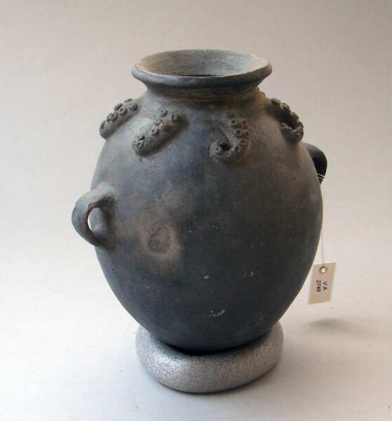 Clay vessel