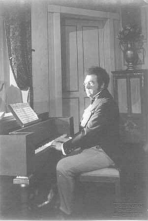 Szenenbild mit Darsteller des Franz Schubert aus dem Singspiel "Das Dreimäderlhaus" von Heinrich Berté nach Franz Schubert . Dresden: Central-Theater, 15.10.1929