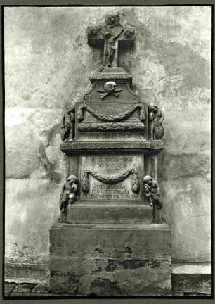 an der Kirche. Grabstein der Fam. Schlick, +1786