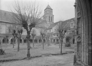 Kreuzgang der Abteikirche Grand-Moûtier