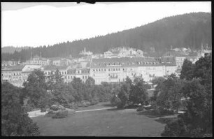 Marienbad. Parkanlagen und Stephanstraße mit Hotel Klinger