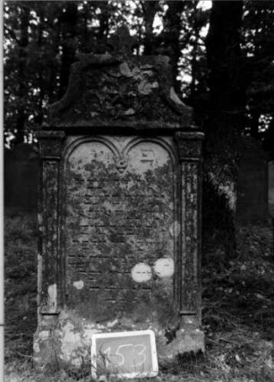 Grabstein 153 [Nir S. 106 Nr. 11.08]