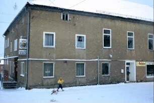 Kulturhaus mit Gastwirtschaft, Gemeindeverwaltung und Verkaufsstelle