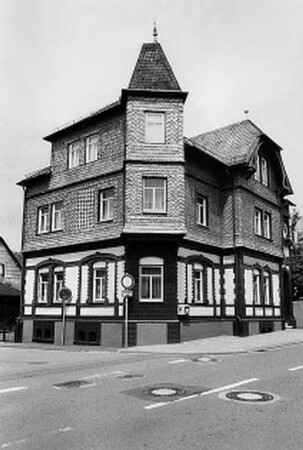 Ehringshausen, Bahnhofstraße 15