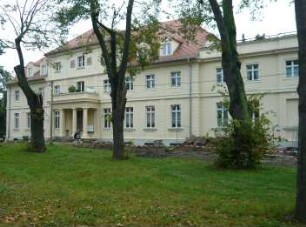 Löwenbruch, Ludwigsfelde, Alt-Löwenbruch 46 & 48