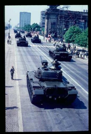 Alliierte Parade 14.5.66.