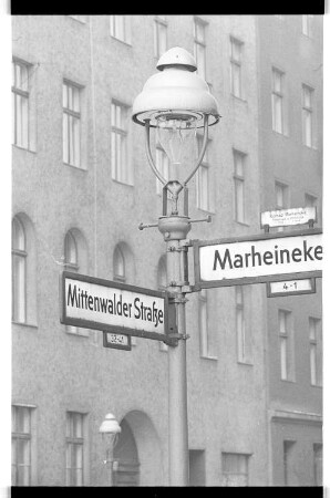Kleinbildnegativ: Mittenwalder Straße, 1976