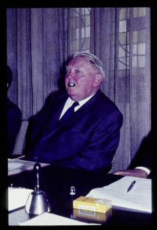 Erhard in Berlin 6.10.64.