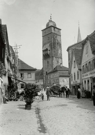 Lohr, Ortsansicht : Lohr. Ortsansicht mit Bayersturm von Süden