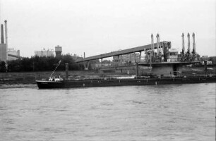 Düsseldorf: Industriegebiet