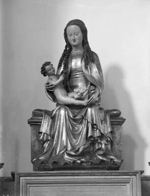 Gnadenbild: thronende Madonna