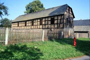 Scheune mit Fachwerk, darin Lehmstakenfüllung