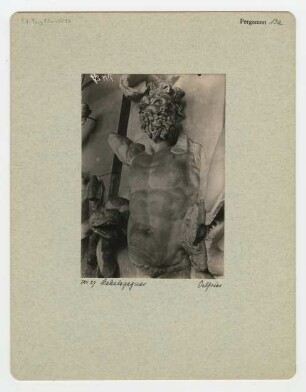 Pergamonaltar, Ostfries - Ausschnitt: Gegner der Hekate