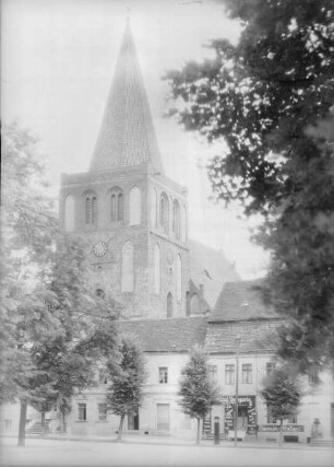 Pfarrkirche & Ehemals Dom Sankt Peter und Paul