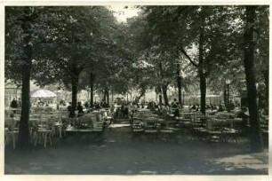 Ausflugsgaststätte. Gästegarten