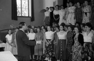 Freiburg: Kolpinghaus; Sommerfest der Städtischen Frauenfachschule, Chor