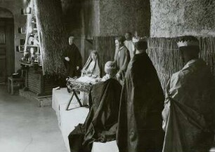 Anbetung an der Krippe (Mönch, Maria und Joseph, Engel, 3 Könige)