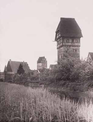 Dinkelsbühl. Stadtbefestigung. Stadtmühle, Nördlinger Tor (1490/1495) und Bäuerlinsturm. Feldseite