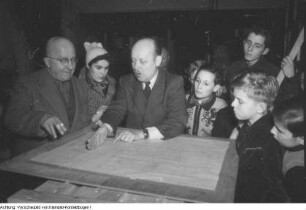 Dresden, Kreuzschüler im Orgelbaubetrieb Jehmlich, 1957