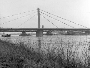 Einweihung der neuen Rheinbrücke Maxau.