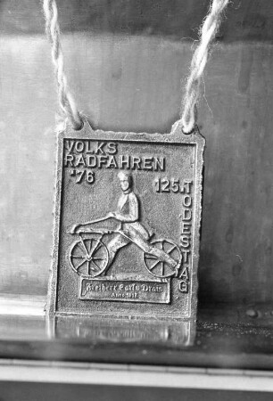 Volksradfahren der Radsportgemeinschaft Karlsruhe 1898 e.V. durch den Hardtwald zum Gedenken an den 125. Todestag des Freiherrn von Drais