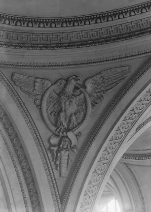 Adler, Schlange und Mumie