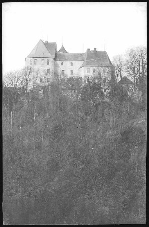Bärenstein. Blick vom Müglitztal zum Schloss