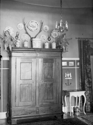 Haus des Sammlers Dr. Schack, Raum mit alten Möbeln