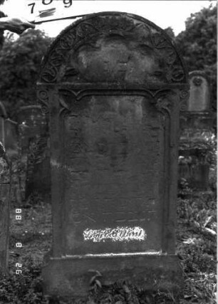 Grabstein 709 (Index: 100099632) Maße HxBxT: 127x64x13 cm: Grabstein 709