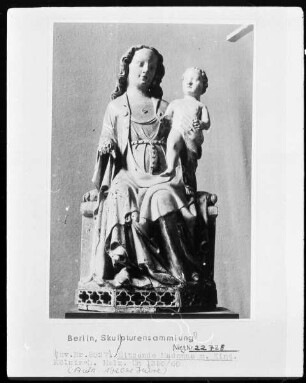 Sitzende Madonna mit Kind