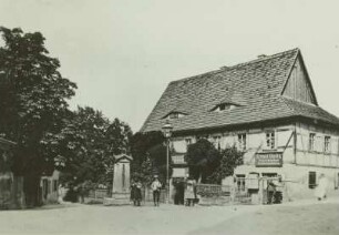 Alte Pfarre : Dresden-Loschwitz. Alte Pfarre mit Pfarrbrunnen