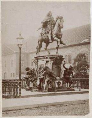 Ohne Titel (Denkmal des Großen Kurfürsten auf der langen Brücke)