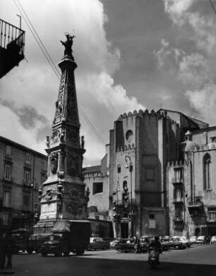 Neapel. San Domenico Maggiore mit Guglia di San Domenico (Pestsäule)