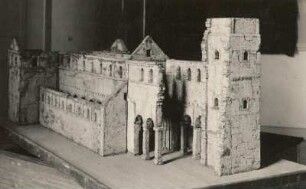 Paulinzella. Modell (Kork) der Ruine der Klosterkirche. Ansicht von Nordwesten