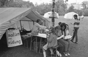 "Mobile Spielaktion" für Kinder auf dem Kronenplatz, organisiert vom Stadtjugendausschuss Karlsruhe