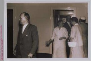 Frau Löffler und Frau Diem, Einweihungsfeier Haus Walderseestraße, Hannover 1958